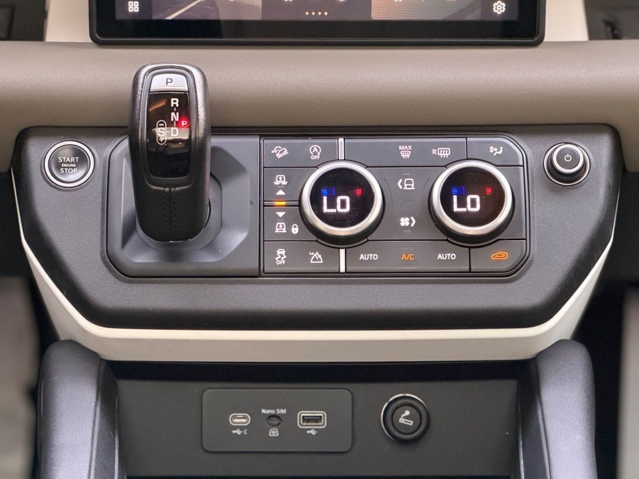 لاند روفر ديفندر P400