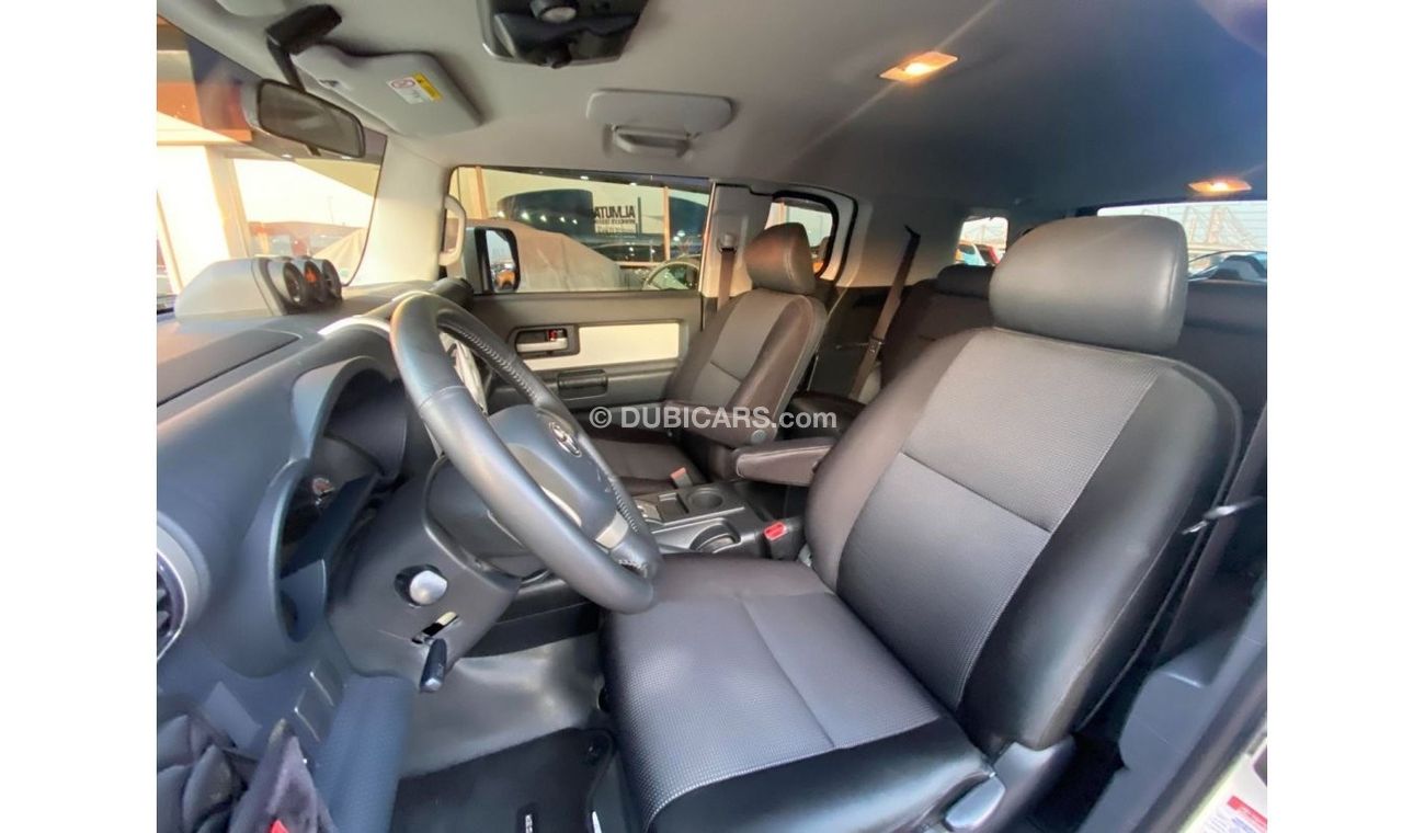 تويوتا إف جي كروزر GXR