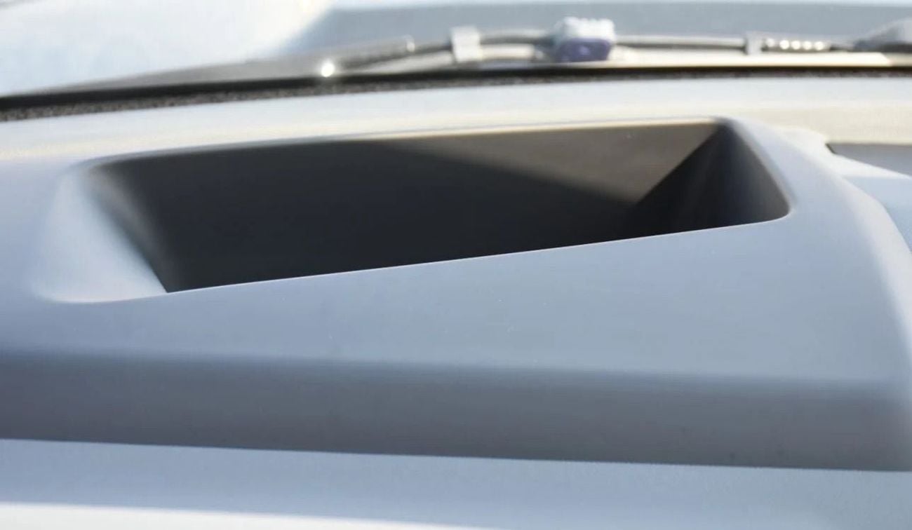 لاند روفر ديفندر 110 X P525 5.0L