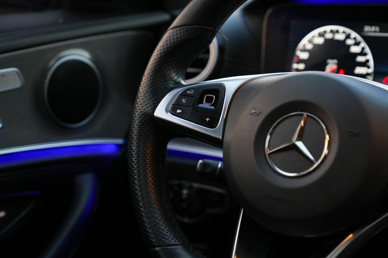 مرسيدس بنز E300 4MATIC 2017!! KOREAN SPECS!! NO PAINT!! NO ACCIDENT!!