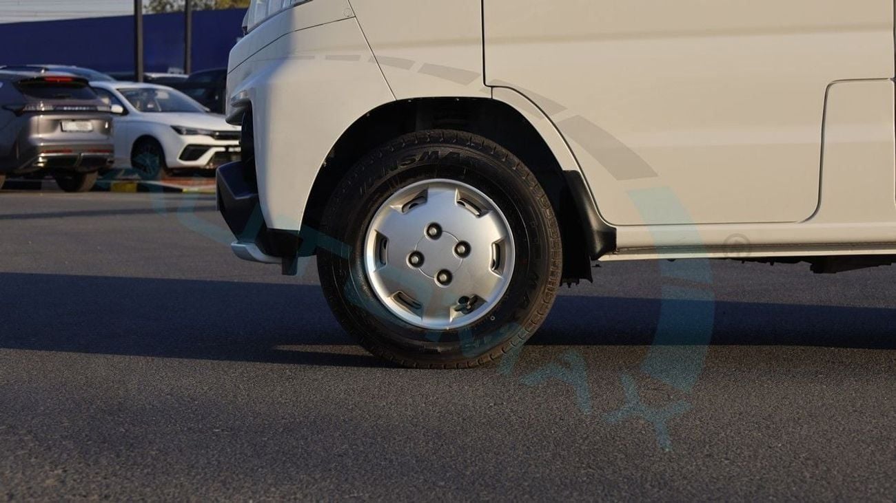 CMC Veryca Window Van 2.4L RWD 2025 GCC 0Km With 3 Years Or 100,000 Warranty