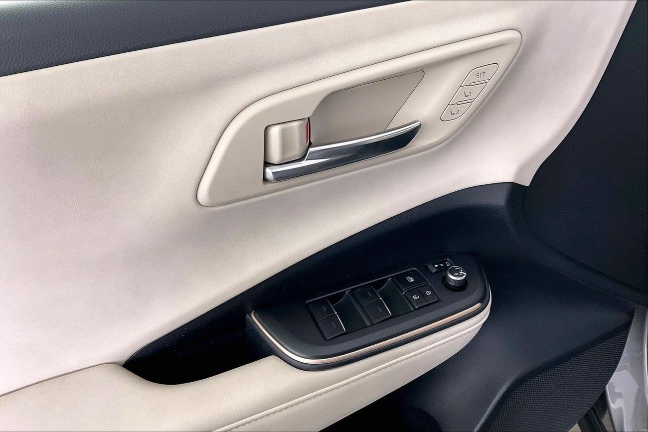 Toyota Crown Platinum | National Day Celebration | Guaranteed Warranty | 0 Down Payment