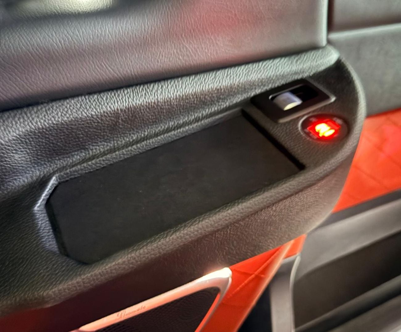 Mercedes-Benz V 250 2023 Mercedes Benz V250 Falcon Edition, 2026 MB Warranty, 2027 MB Service Pack, Low Km, GCC