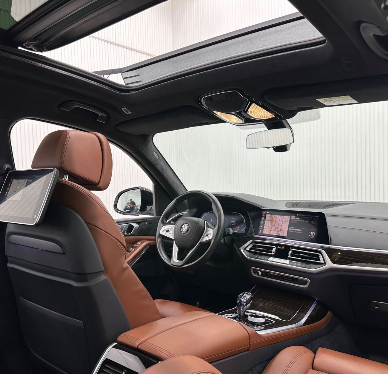 BMW X7 2022 BMW X7 xDrive40i Individual, Dec 2026 BMW Warranty + Service Pack, Low Kms, GCC