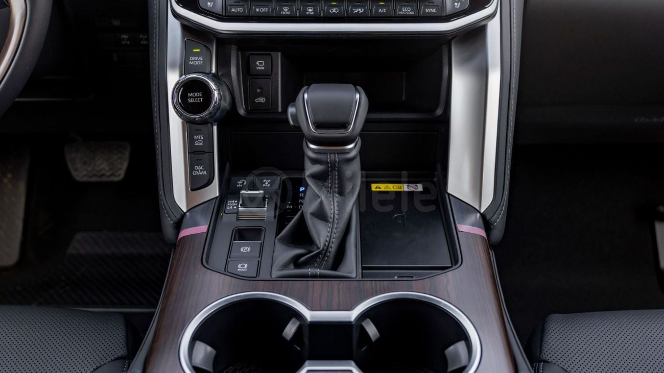 تويوتا لاند كروزر TOYOTA LAND CRUISER 300 VX