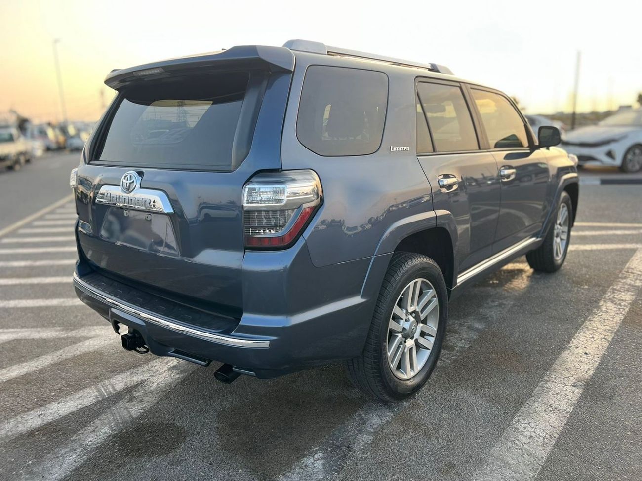 تويوتا Runner4 2013 TOYOTA 4RUNNER LIMITED FULL OPTION - 4.0L V-6 DOHC, VVT,PUSH START - LEATHER ELECTRIC SEATS