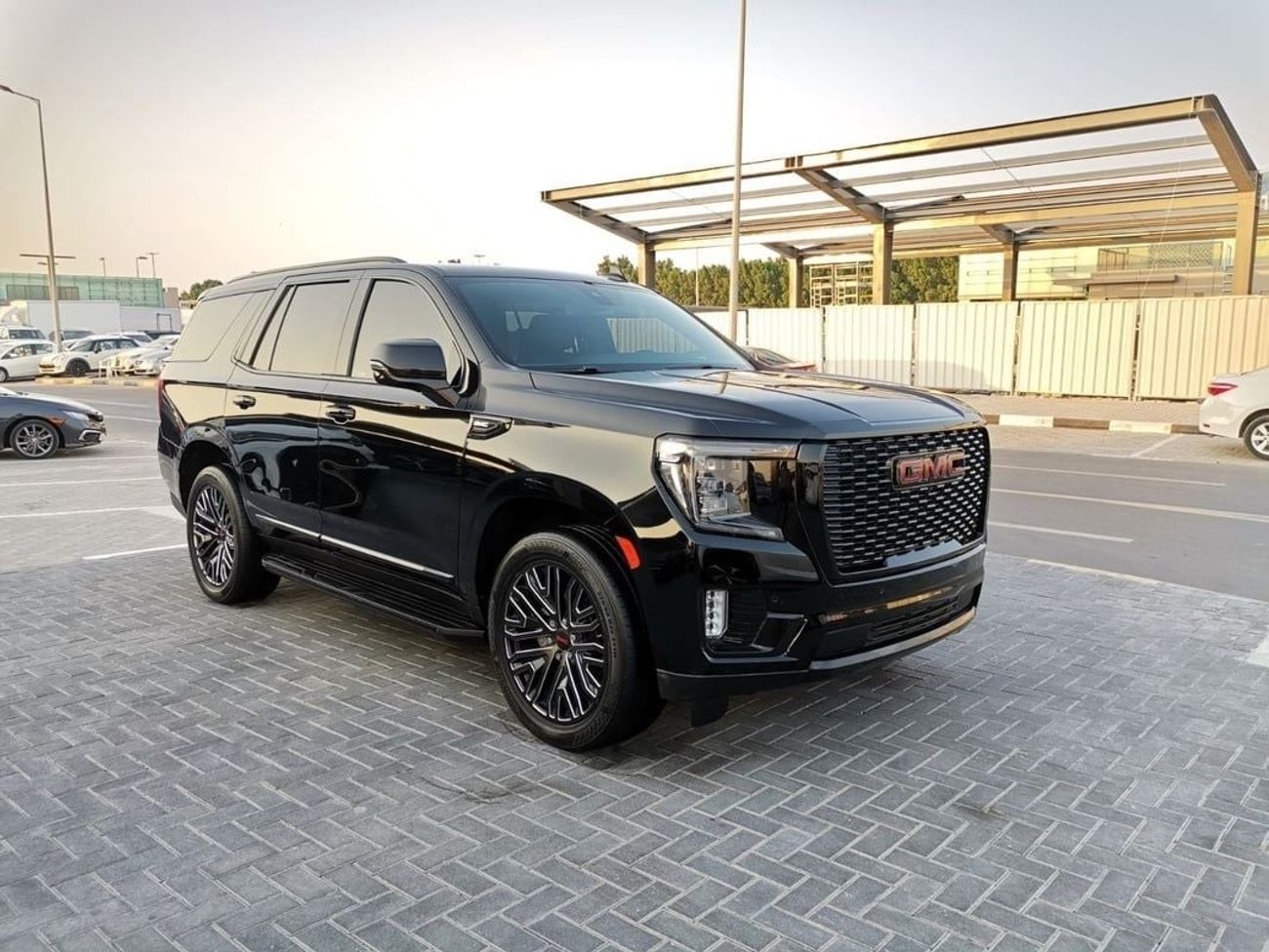 GMC Yukon Denali 6.2L (8 Seater) GMC Denali ( Short ) - 2021 - Black Edition