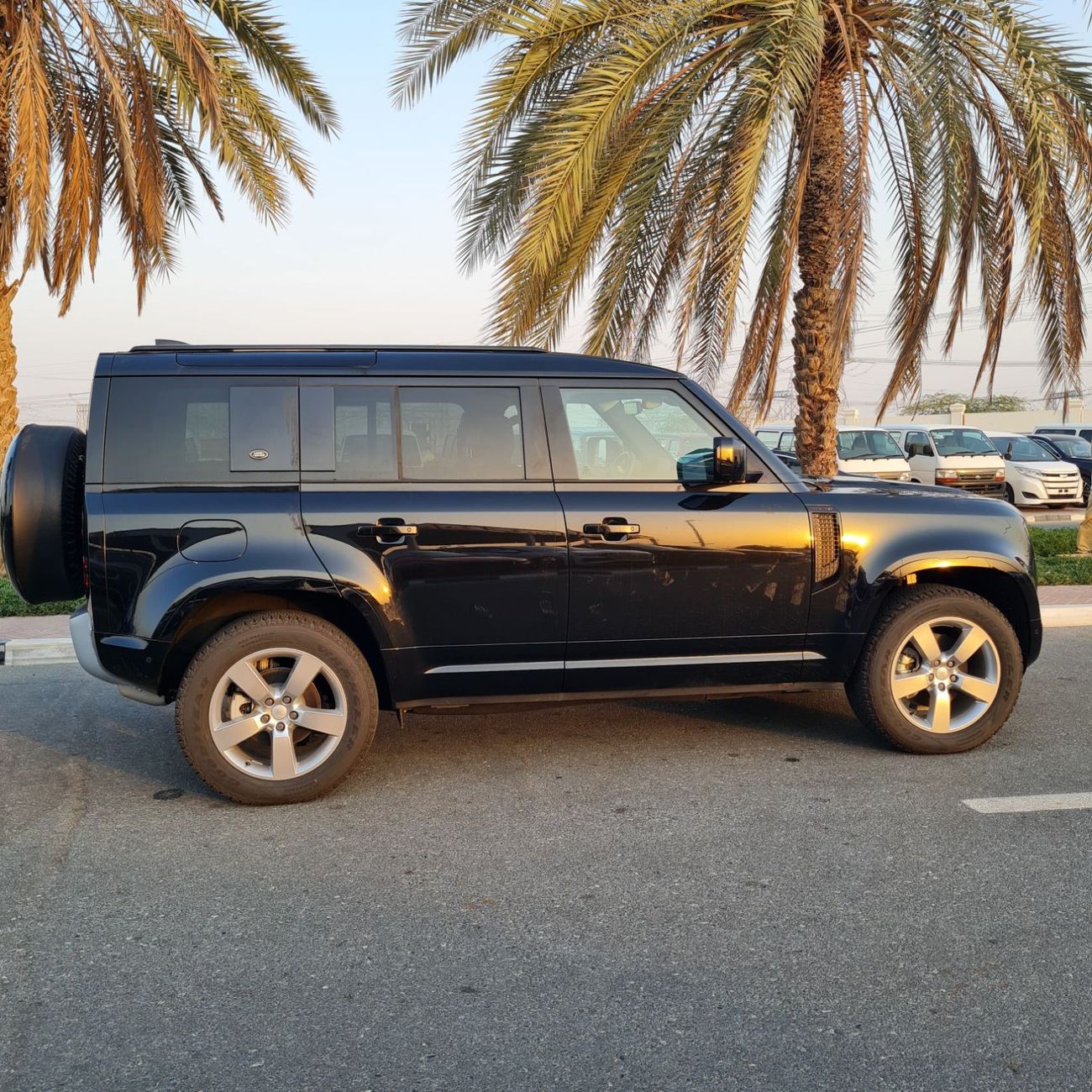 Land Rover Defender 2023 Defender 2.0L Diesel XS Edition 240ps