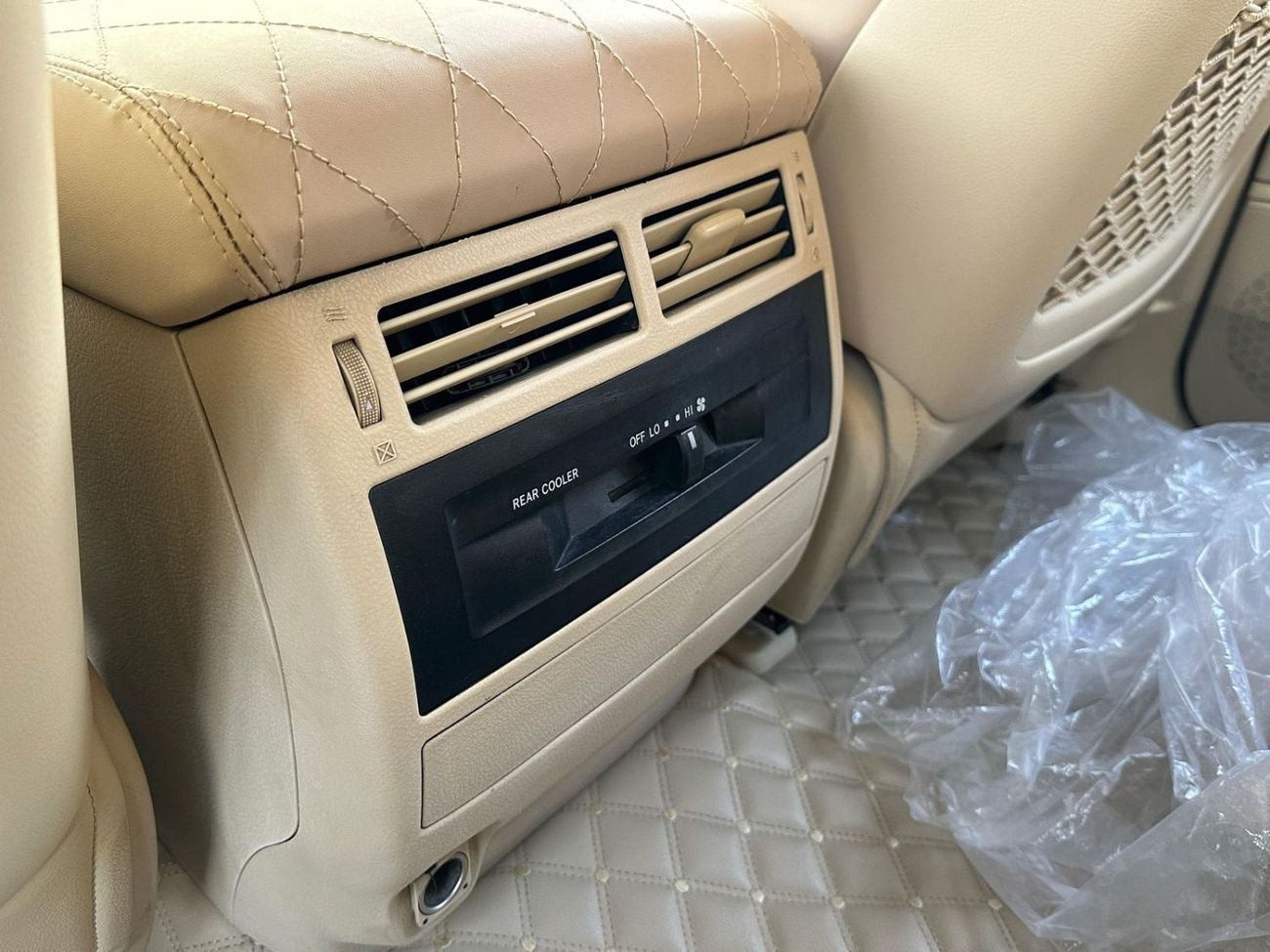 تويوتا لاند كروزر Toyota landcruise 2017Model Engine petrol 4.0 GXR colour black Transmission Automatic Interior.Begie