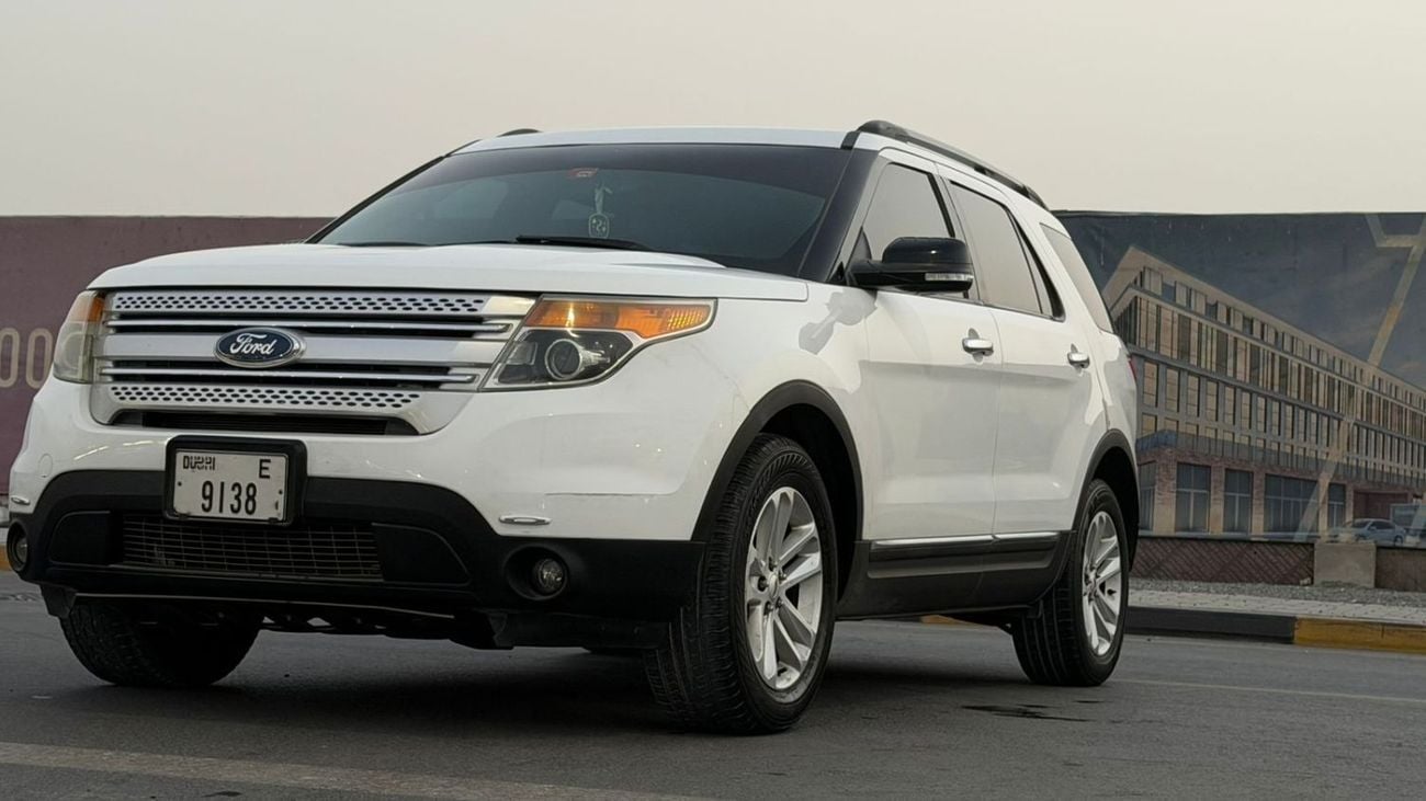 Ford Explorer Std 3.5L 4WD