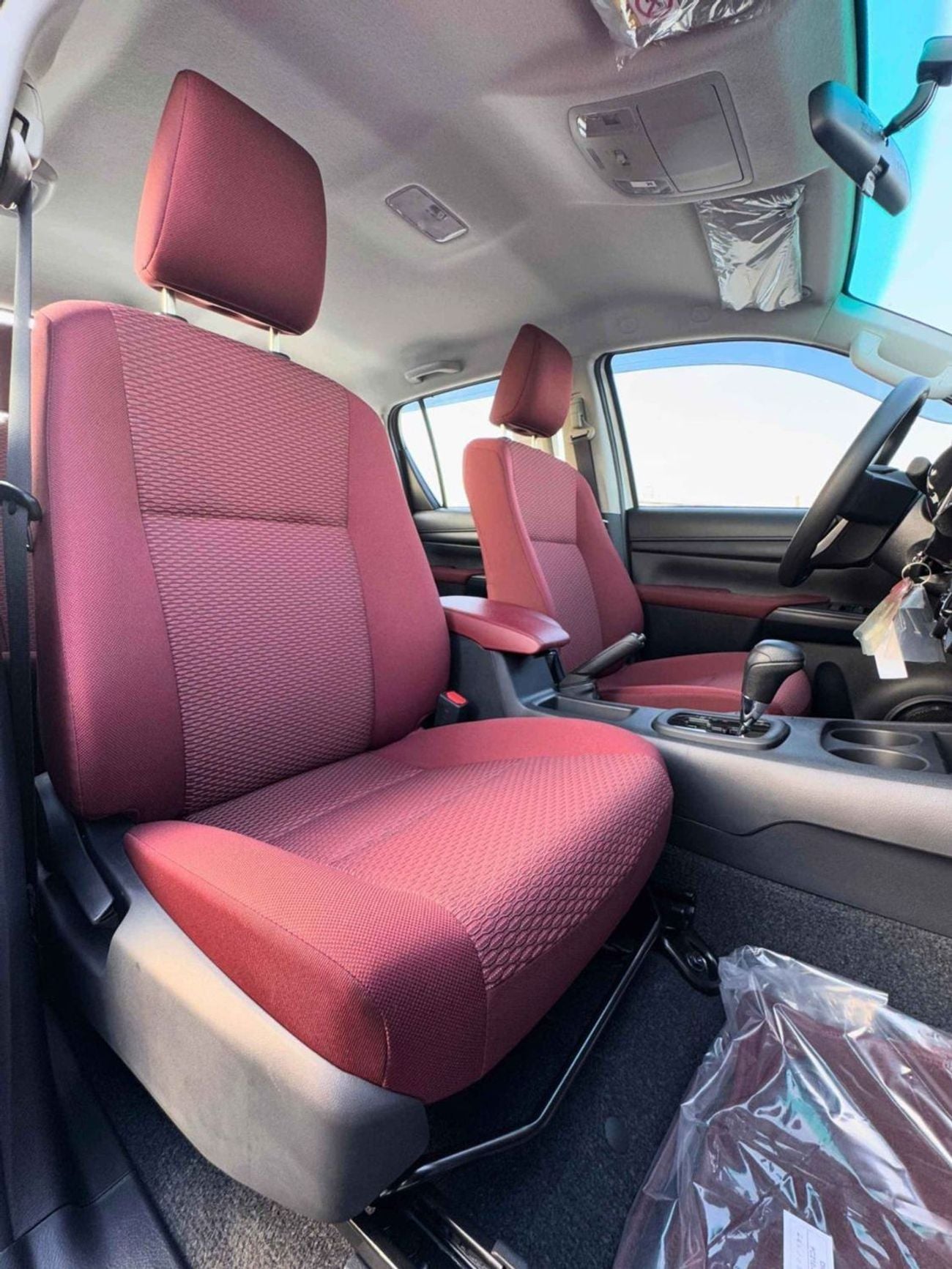 تويوتا هيلوكس BASIC DOUBLE CABIN / 2.4L DIESEL A/T / CHROME HANDLE & REAL CHROME BUMPER (CODE # HD)