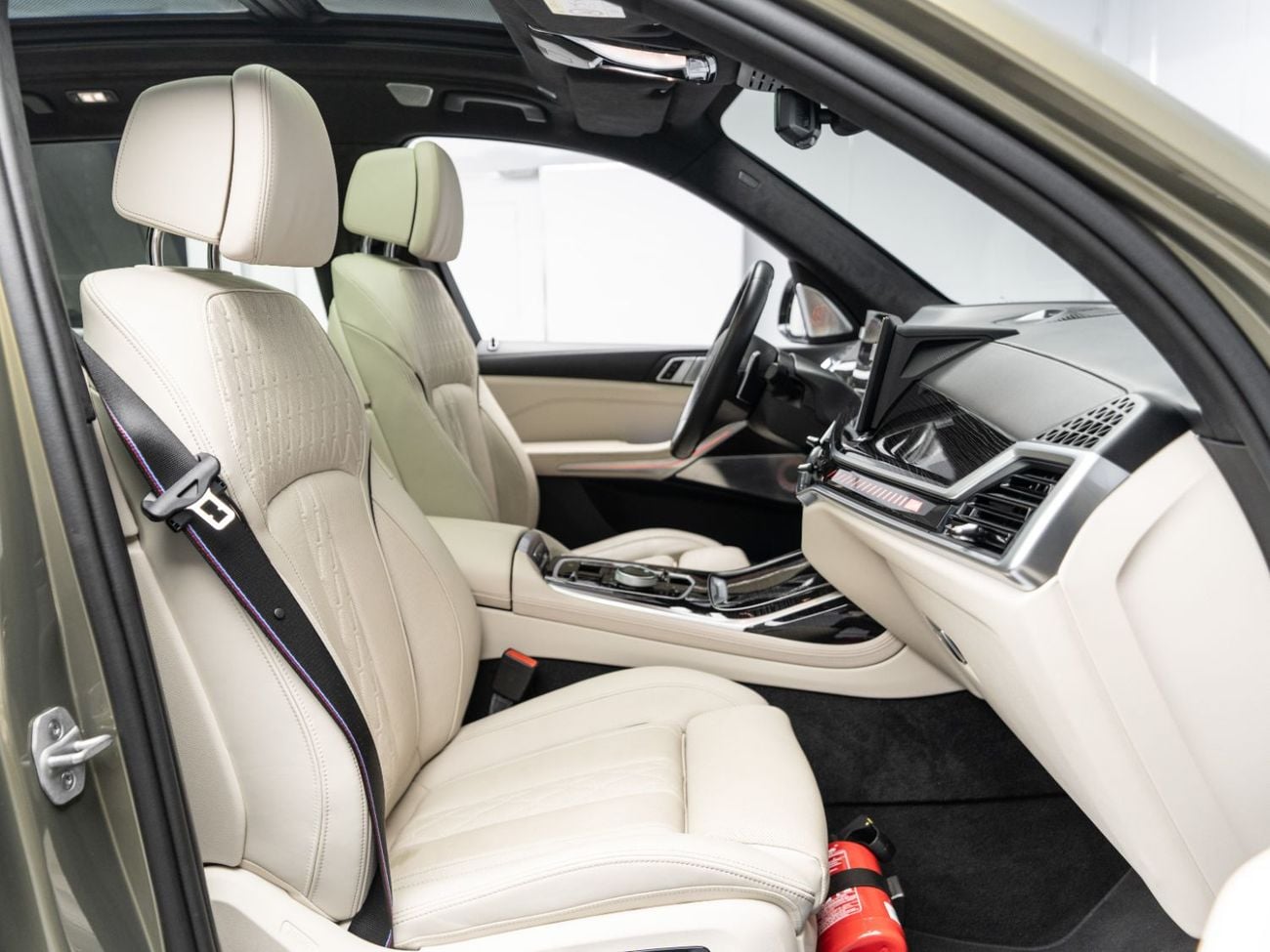 BMW X7 M60i XDRIVE BUY NOW, PAY 2027 | THE BLACKLINE STANDARD | 2030 BMW Warranty + Service, GCC, Low KMs