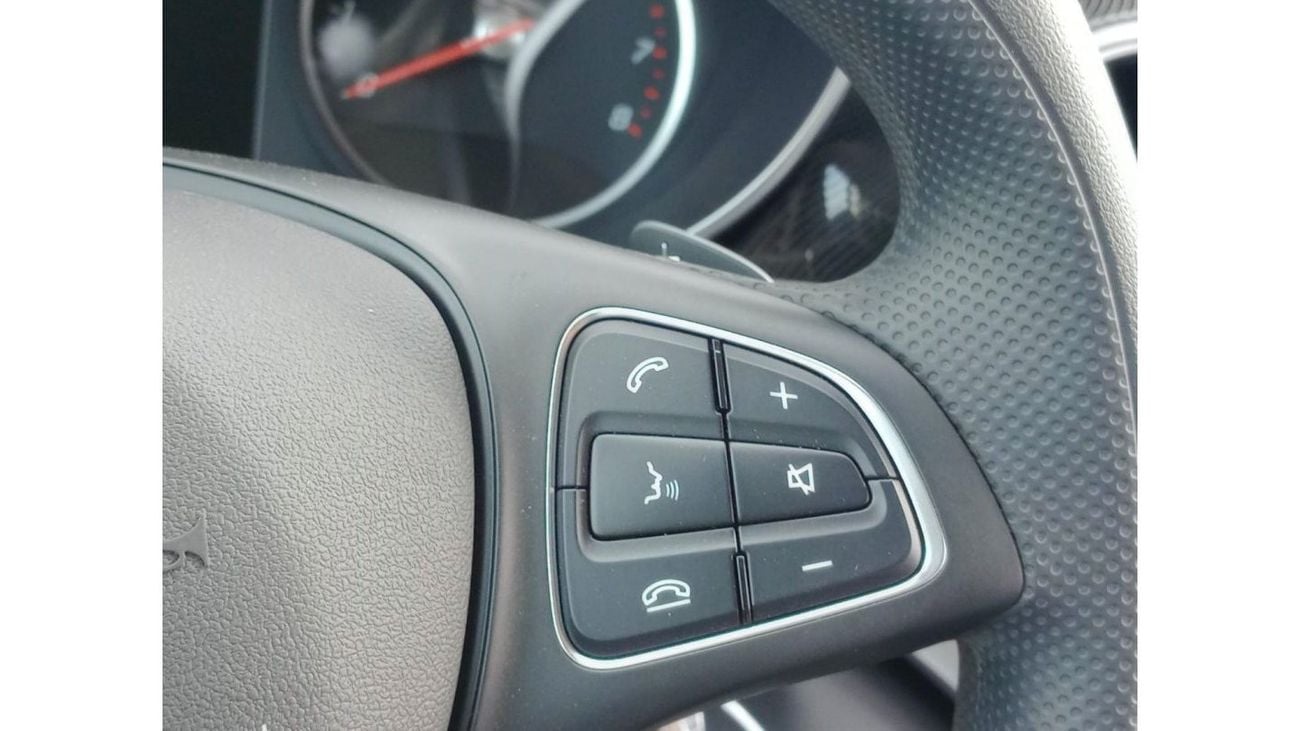 Mercedes-Benz V 250 V-Class V250 2.0L gasoline ( 4X2 ) 5 doors Black color