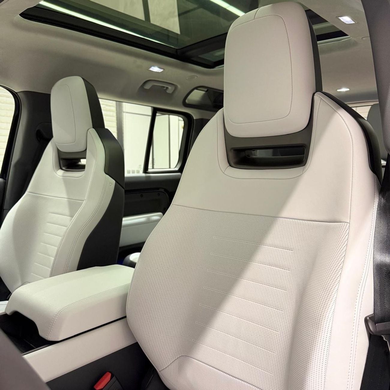 لاند روفر ديفندر OCTA P635 | GCC Specs | 5 years warranty and service