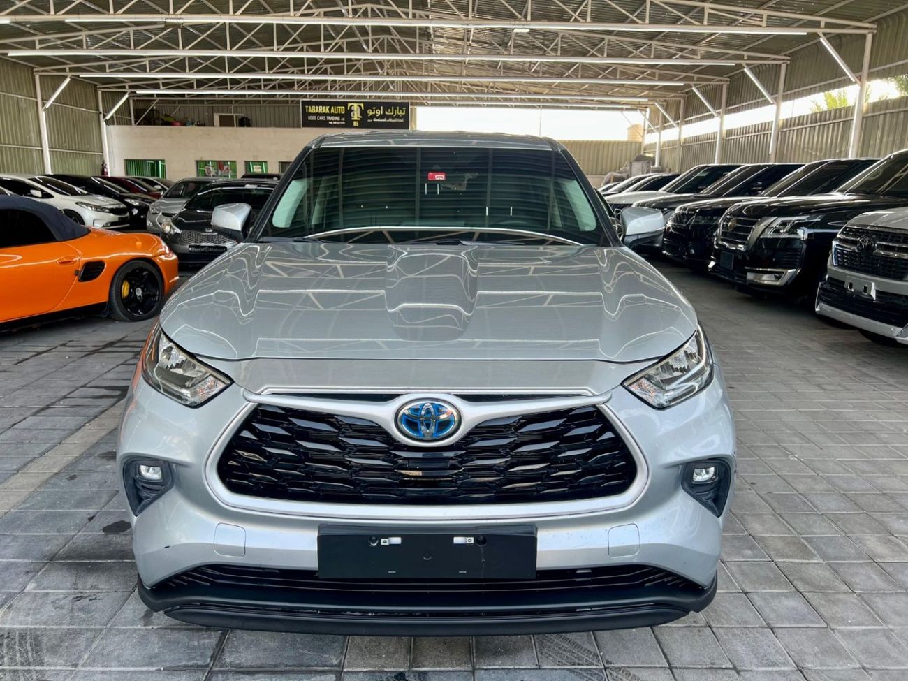 Toyota Highlander Hybrid  warranty one year bank financie available