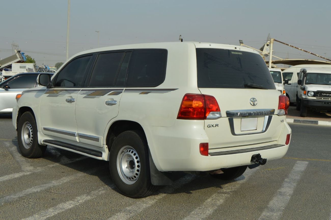 Toyota Land Cruiser GXR - Automatic . Petrol . SUV/Crossover . 4WD Wheel Drive . 5 Seats . 5 Doors ▾