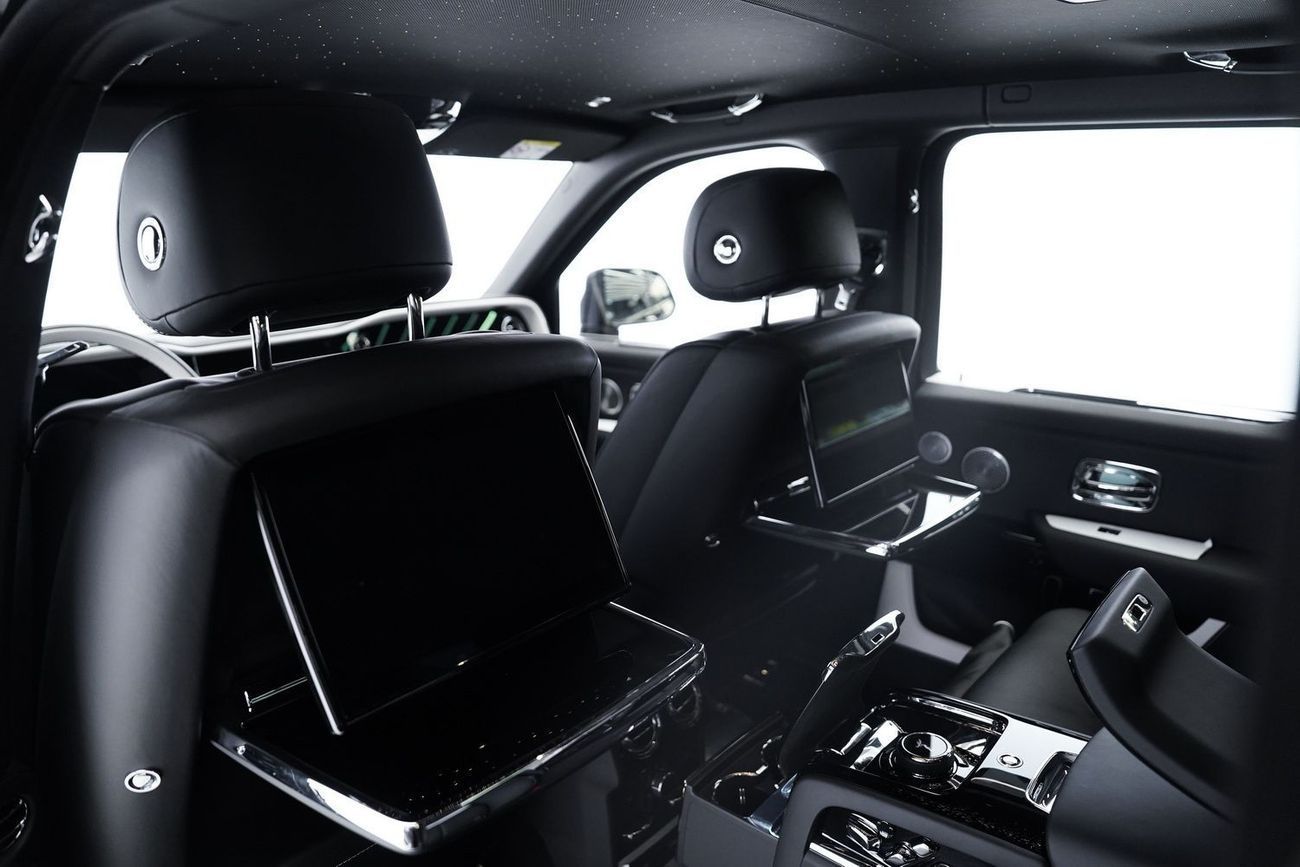 Rolls-Royce Cullinan Rolls Royce Cullinan Series 2 SILVER BADGE