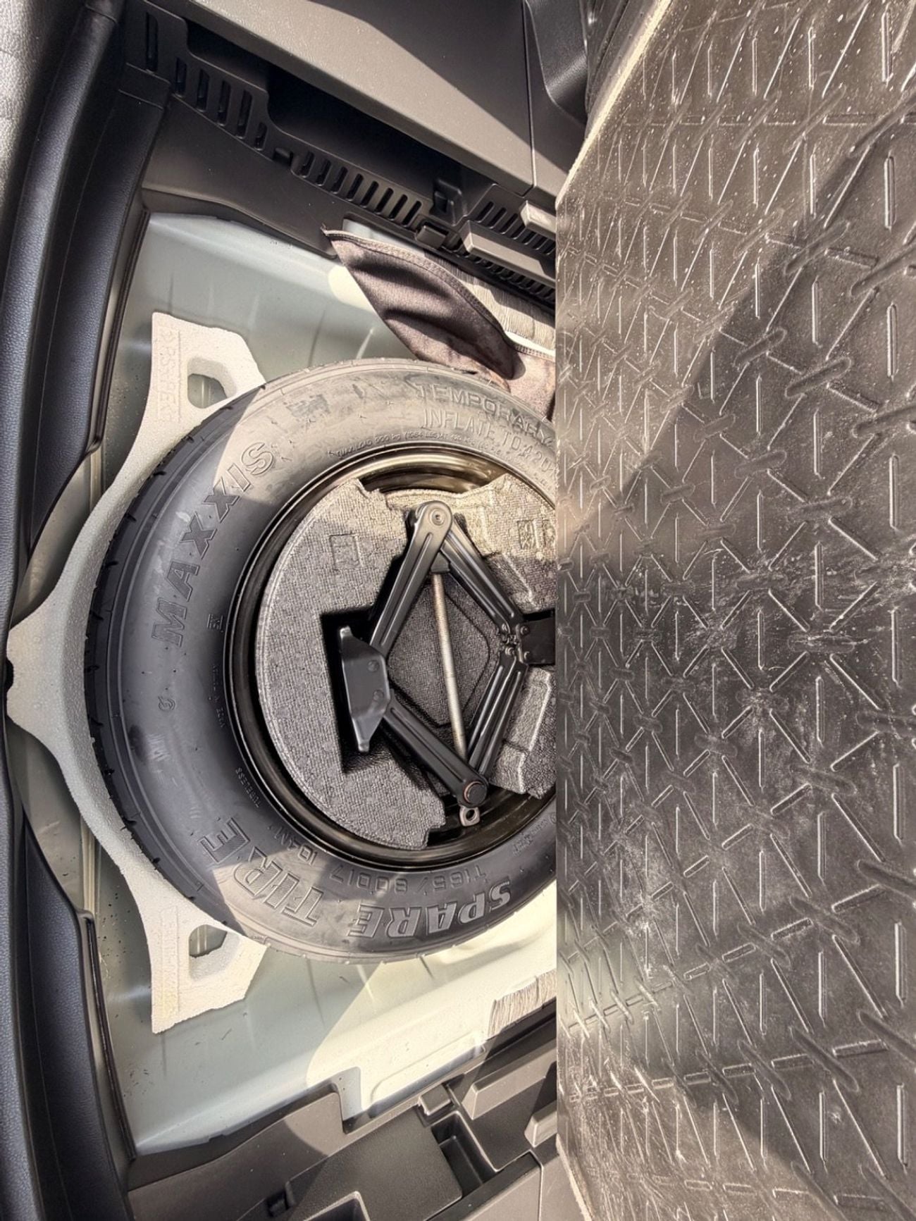 تويوتا راف ٤ Full option 2.5L  XLE 2025