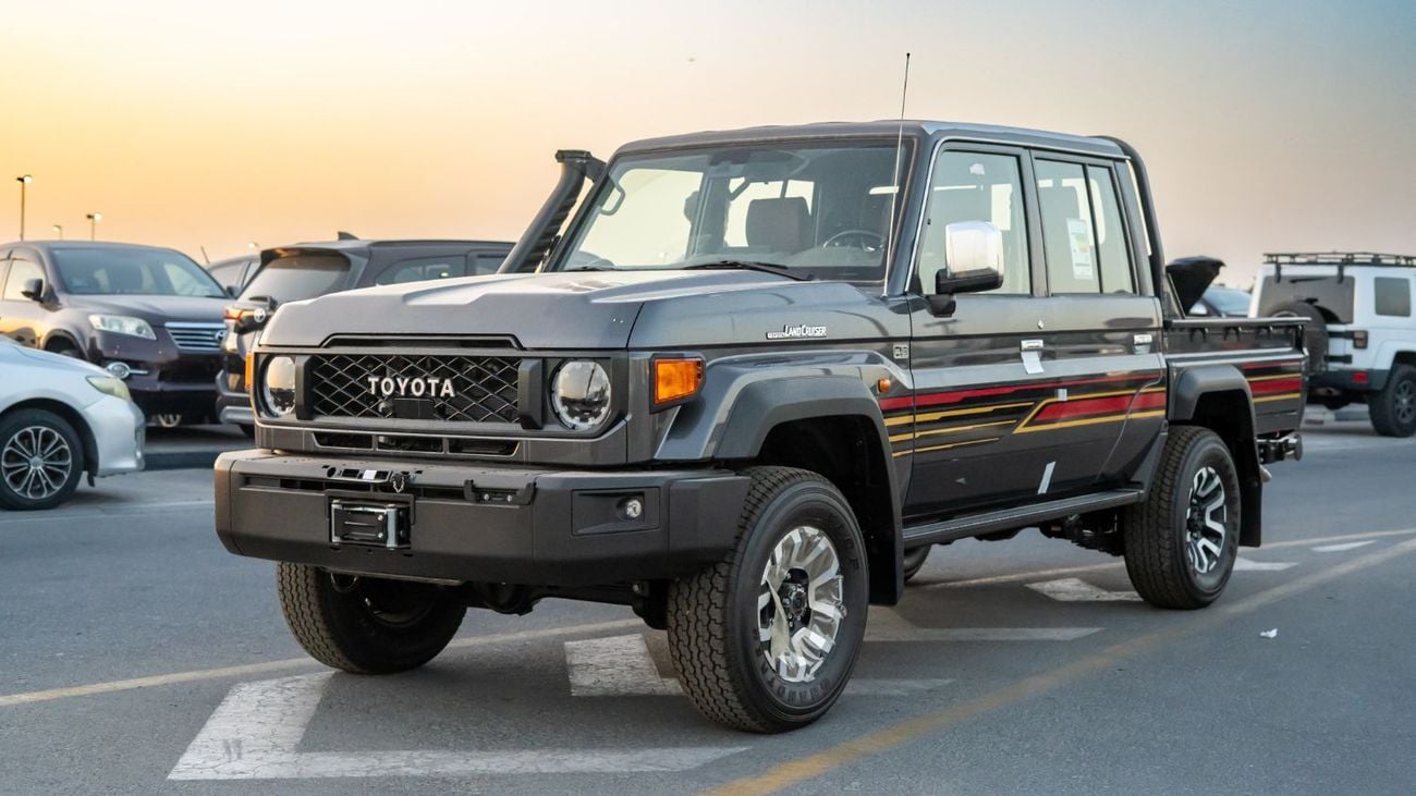 تويوتا لاند كروزر بيك آب 79 DC V6 4.0L Petrol Z1 A/T 2025YM