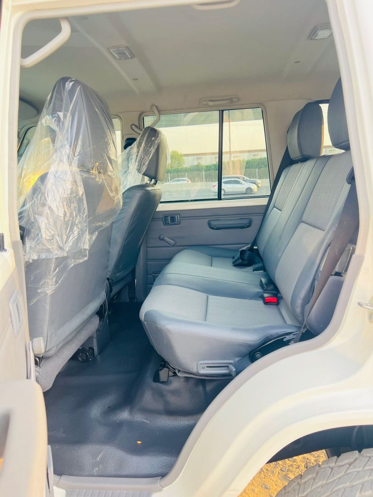 تويوتا لاند كروزر diesel right hand drive 4.5L only for export available