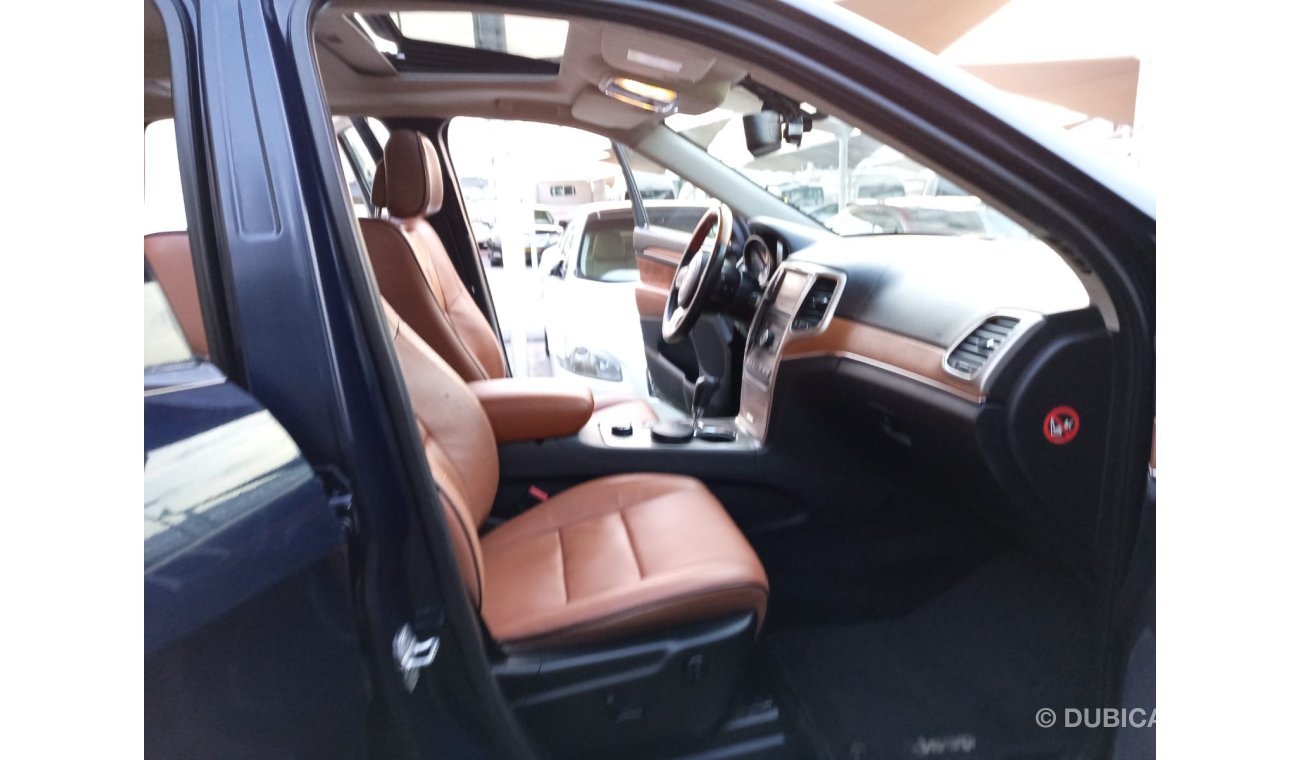 Jeep Grand Cherokee Model 2013, Gulf, blue color, inside saffron, leather hatch, installed in excellent condition, you d