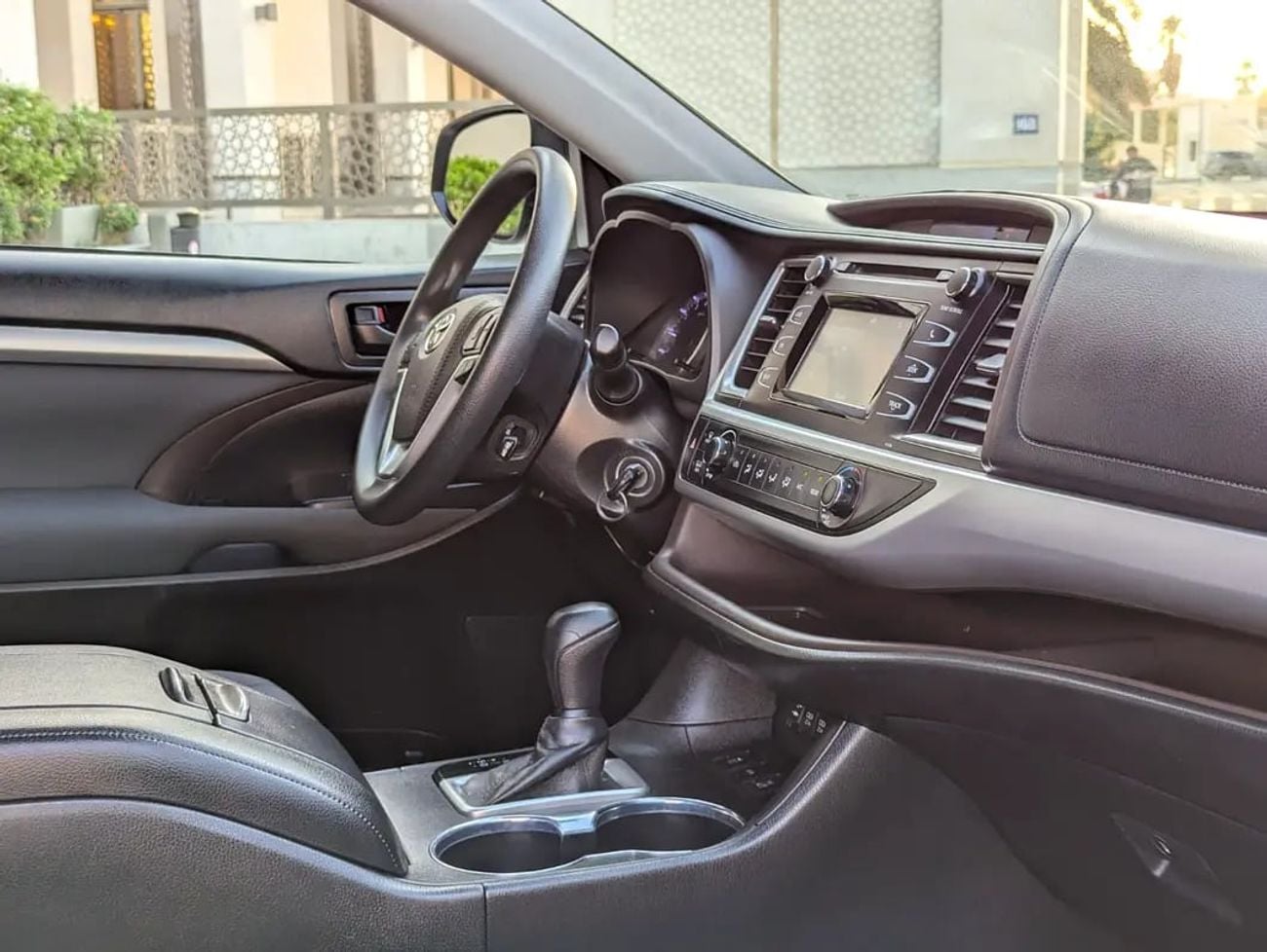 تويوتا هايلاندر Le Plus 3.5L V6- Rear Camera - 7 Seater