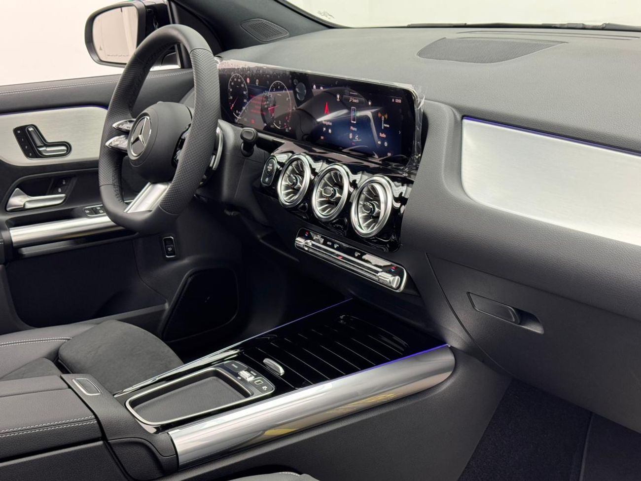 مرسيدس بنز GLA 200 2026 Mercedes-Benz GLA 200 AMG Night Package, 2030 Mercedes Warranty, GCC