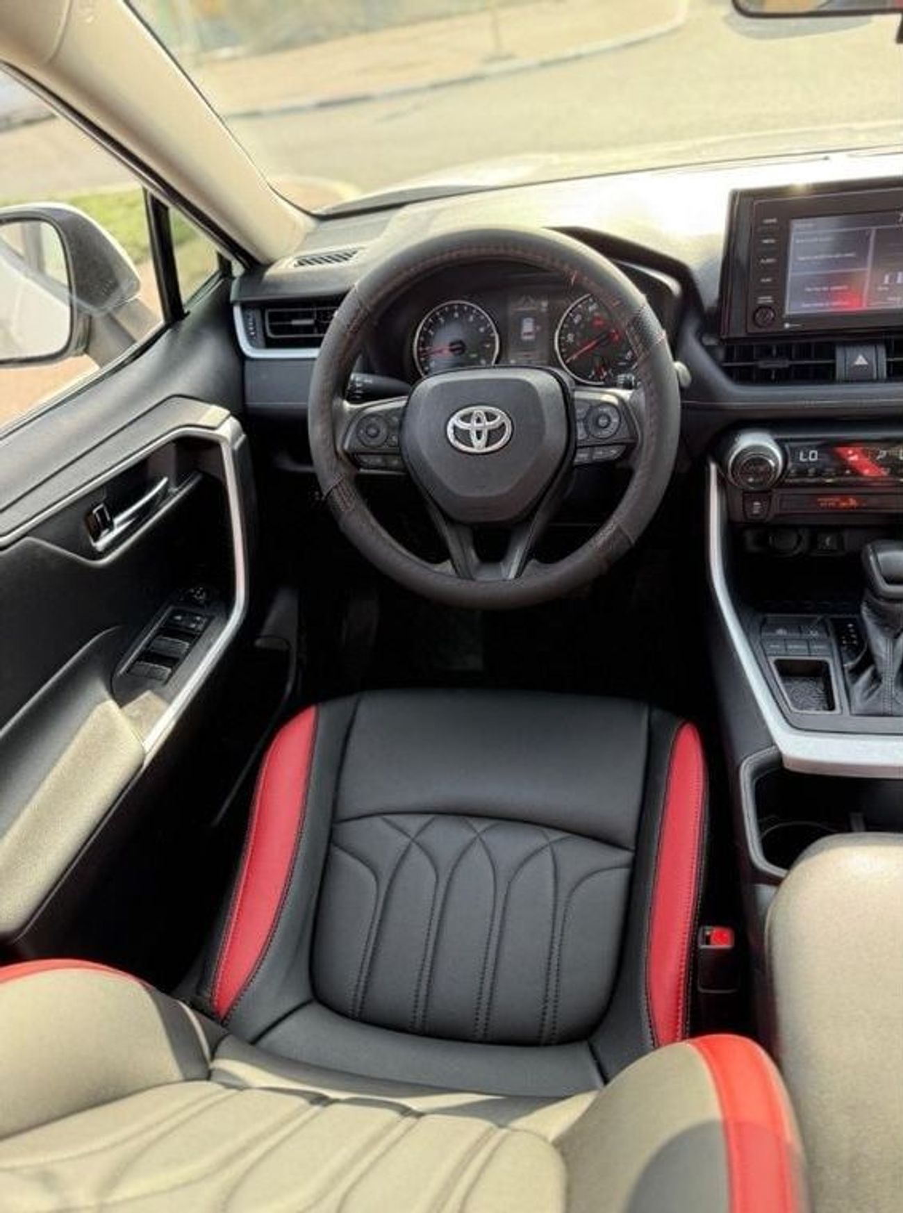 تويوتا راف ٤ XLE leather seats, push start