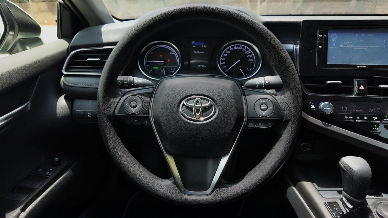 Toyota Camry LE 2.5L (176 HP) | Agency Warranty | Complete Service History | Zero Downpayment Support