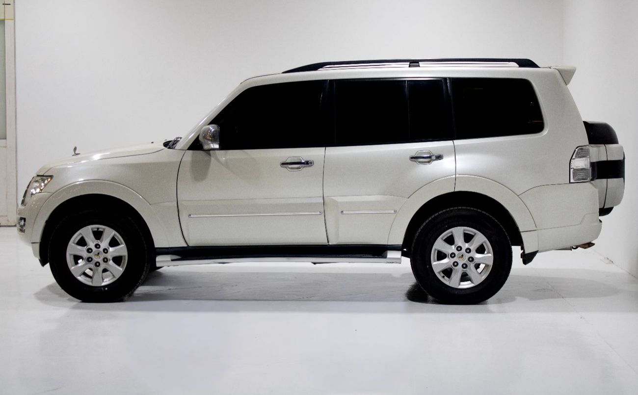ميتسوبيشي باجيرو GLS Highline 3.0L (175 HP)