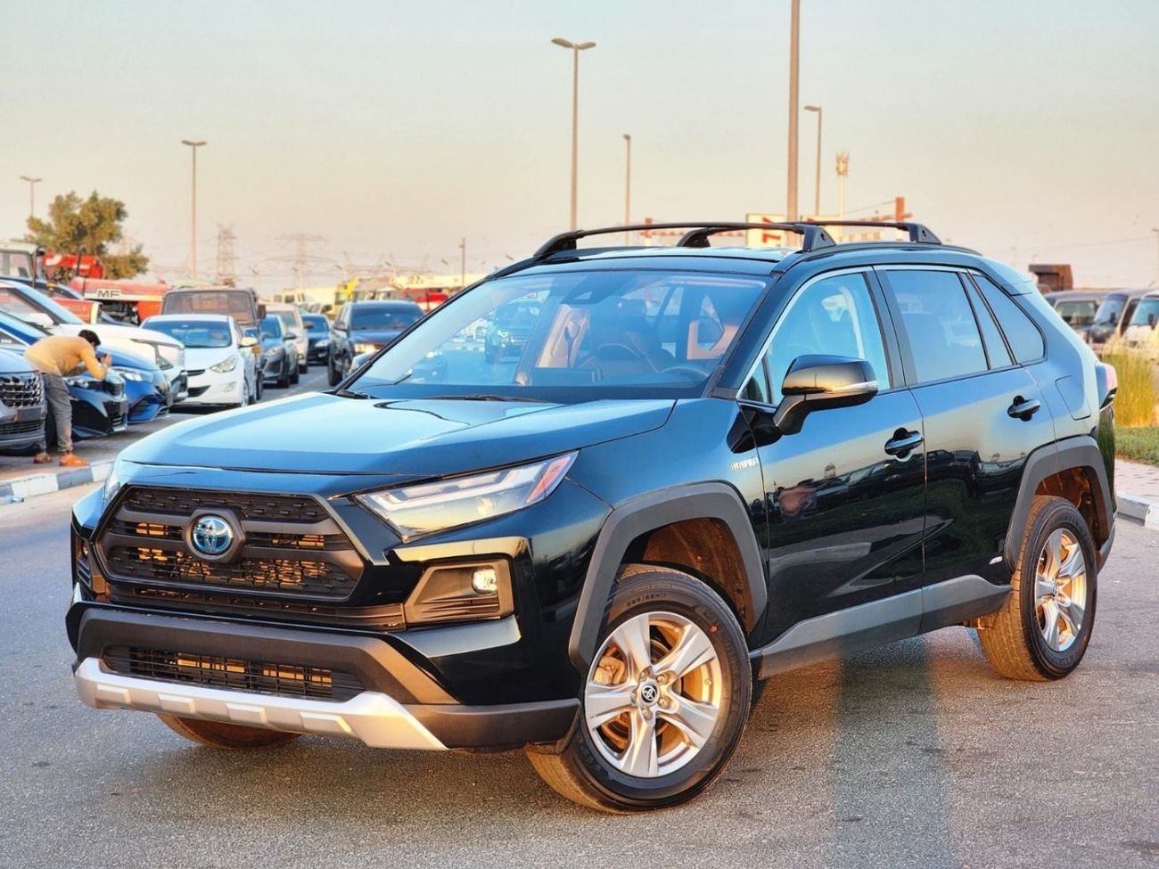 تويوتا راف ٤ LE 2.5L (219 HP) TOYOTA RAV4 Hybrid 2.5L (219 HP)