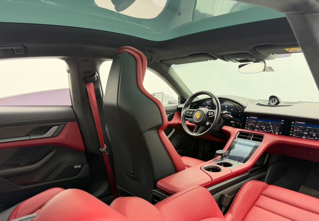 بورش تايكان TURBO