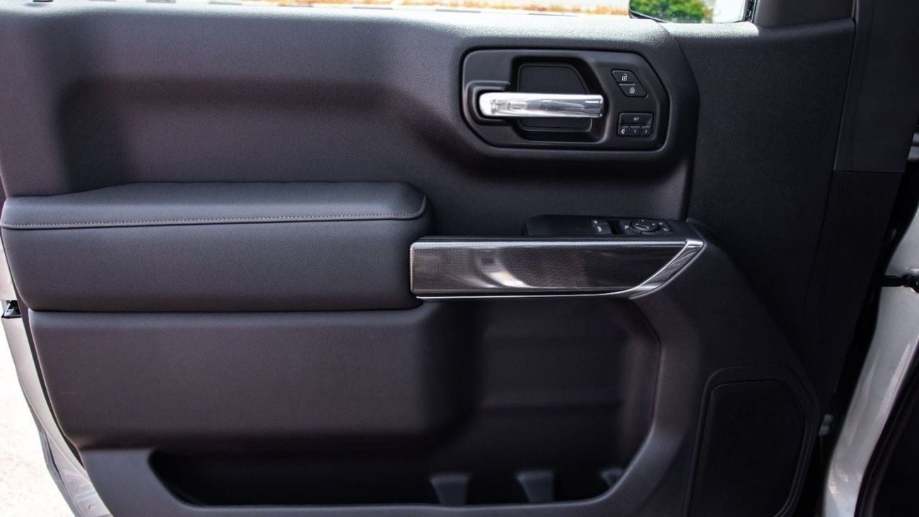 GMC Sierra Regular Cab 2-Doors AT4 5.3 V8.3 Years Warranty&Service. For Local Registration +5%