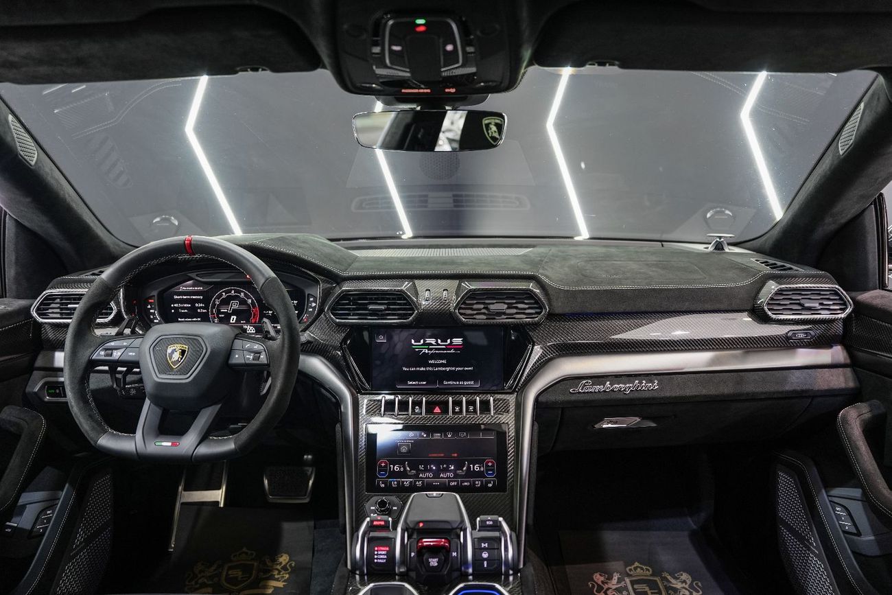 Lamborghini Urus 4.0T V8 Performante Full Carbon Pack, Akrapovic Exhaust, Lamborghini Warr + Serv!!