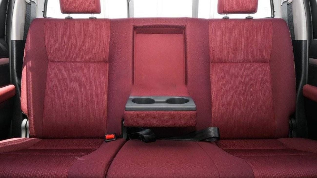 تويوتا هيلوكس 2.7 SR5, DIGITAL AC, ALLOY WHEELS, FOG LAMPS, MODEL 2024