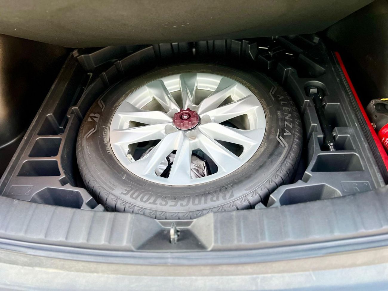 Toyota RAV4 2.5L VXR Hybrid gcc warranty one year bank financie available