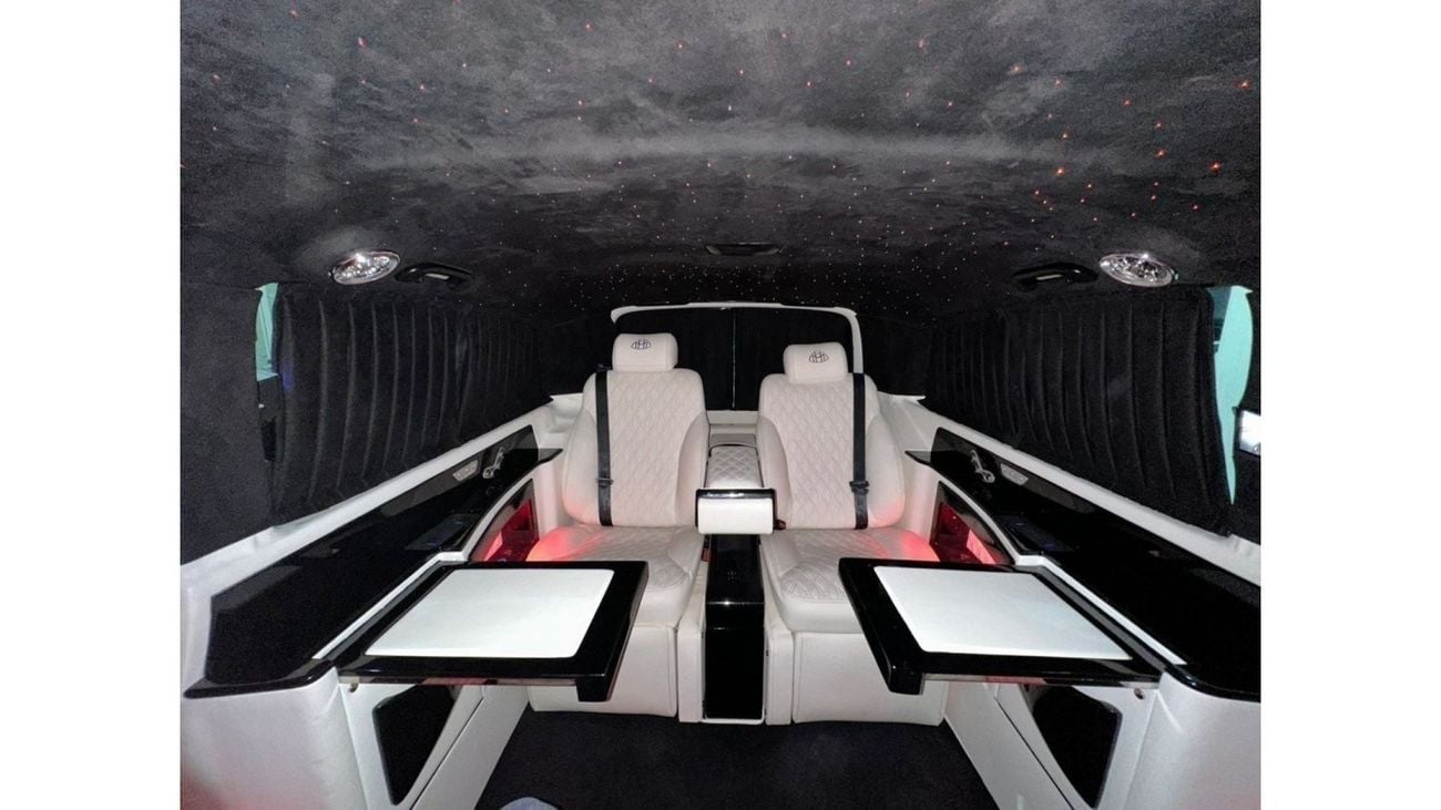 مرسيدس بنز فيانو 2023 Mercedes Benz V250 Maybach, Mar 2025 AAA Warranty, Mar 2027 GTA Service Pack, Full Options, GCC