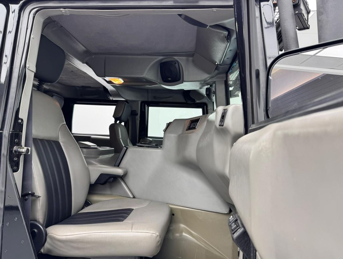 Hummer H1 2002 Hummer H1, Apple CarPlay, Android Auto, Excellent Condition, American Specs