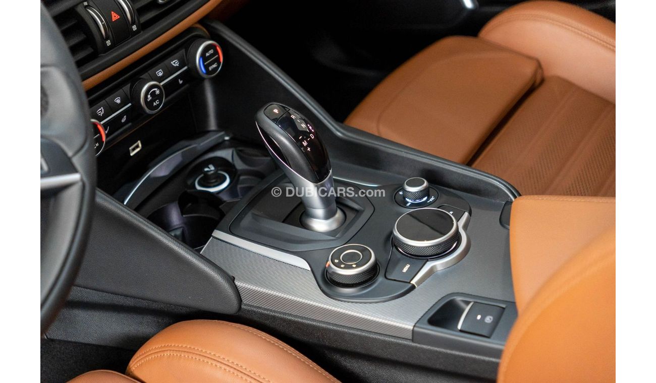 ألفا روميو جوليا 2018 Alfa Romeo Giulia Veloce Q4 / Full Service History