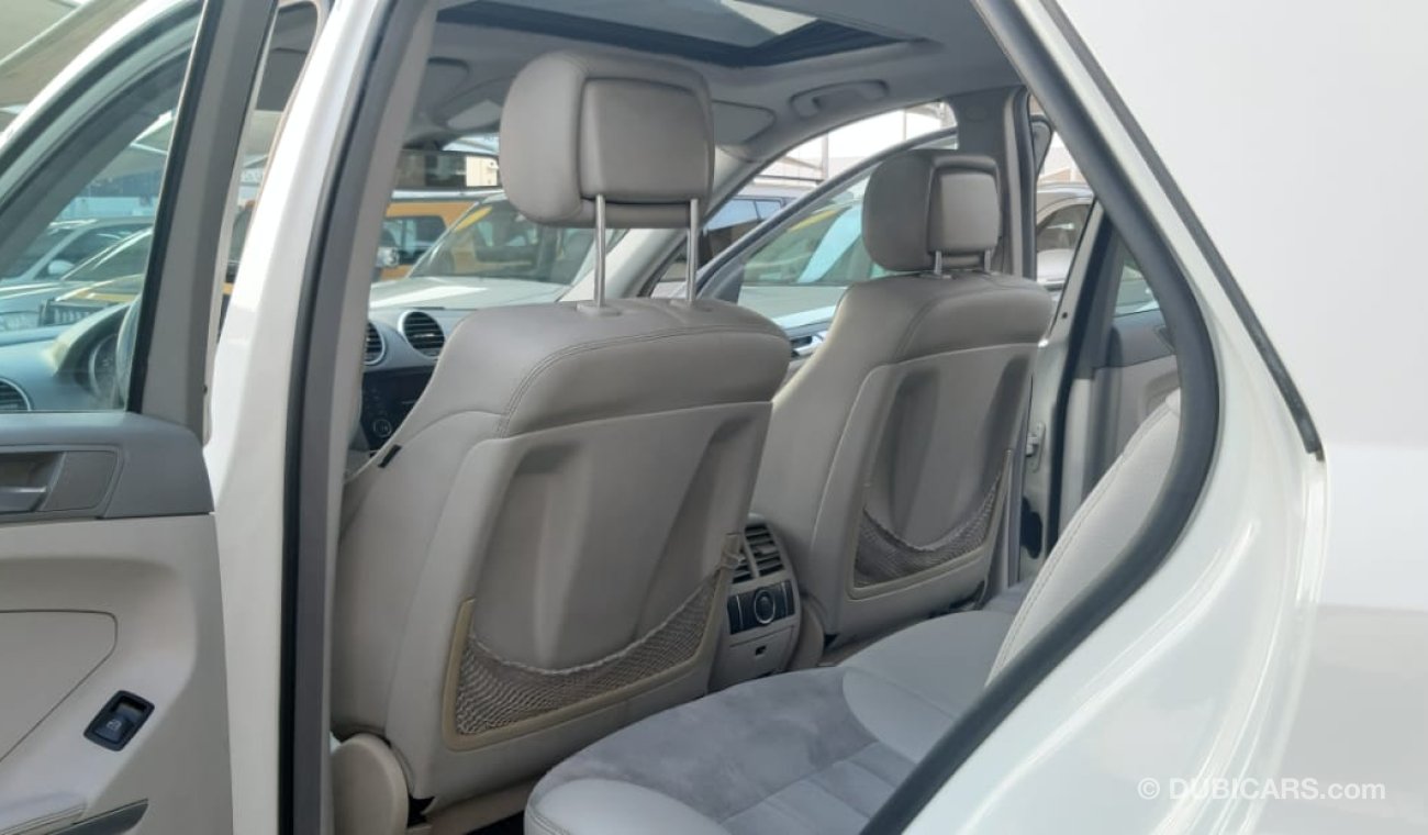 Mercedes-Benz ML 350 GCC - number one - sunroof - leather - sensors in excellent condition