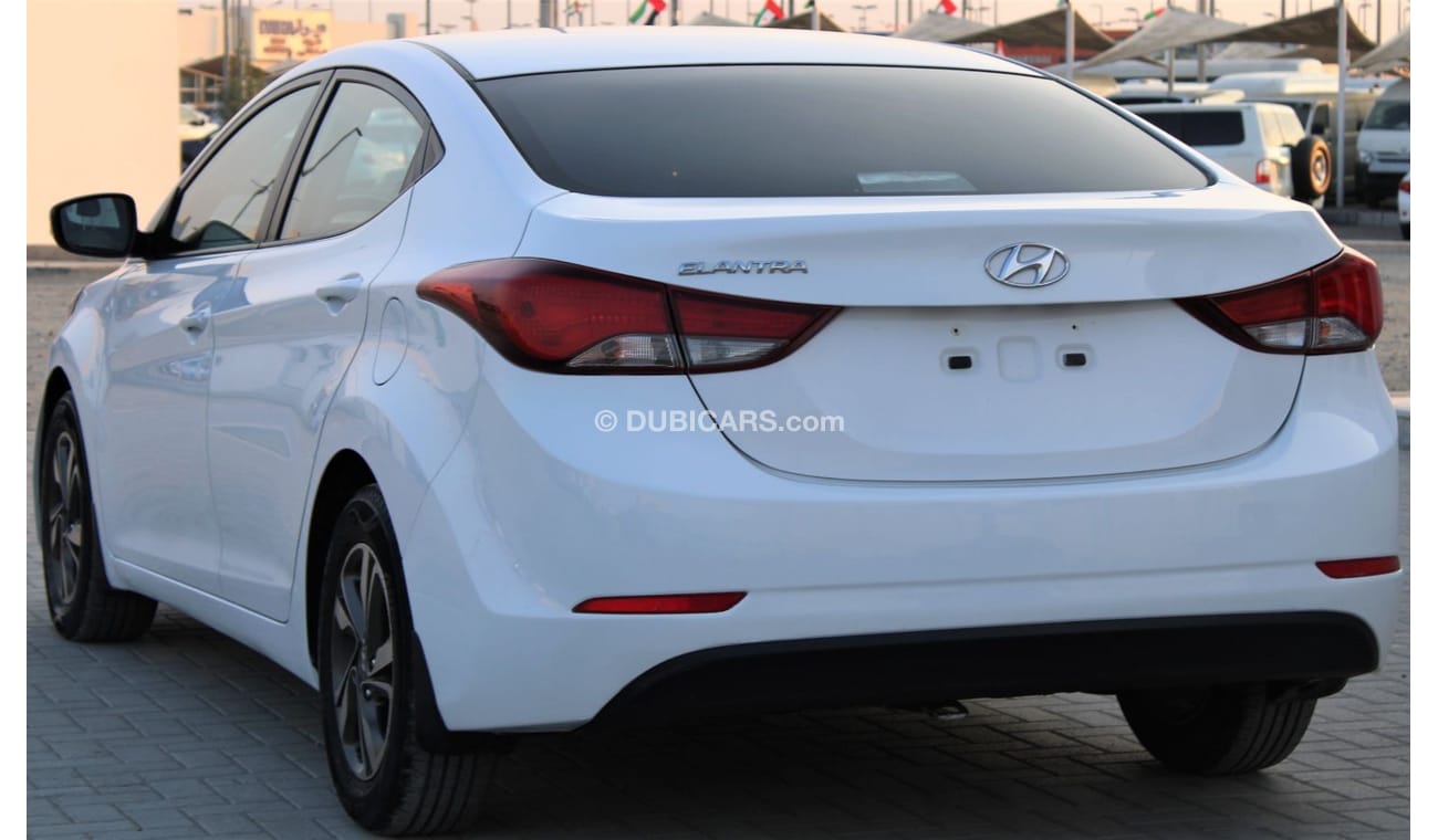 Hyundai Elantra Hyundai Elantra 2015 GCC NO 2 1600cc, in excellent condition, without accidents, very clean from ins
