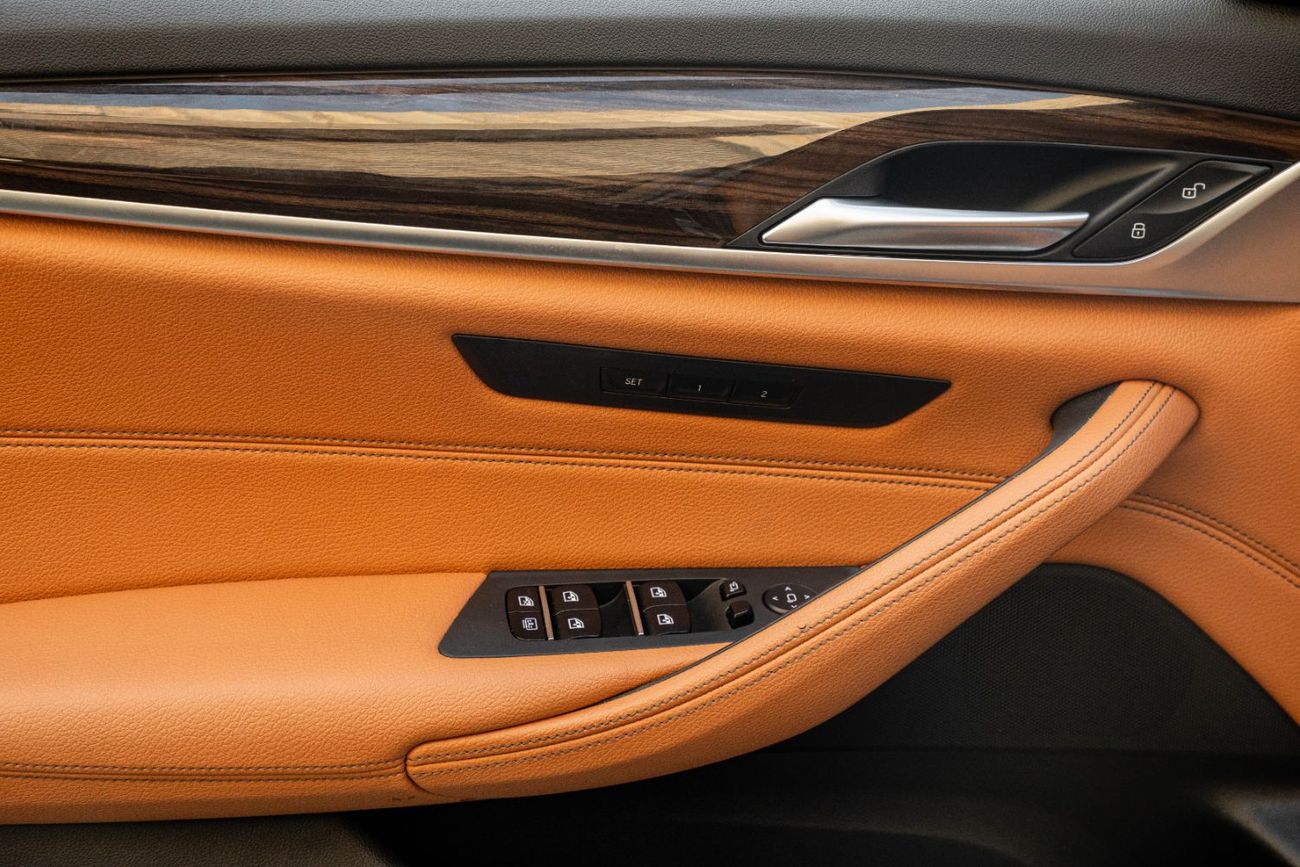 BMW 520i 2,742 P.M | 520i M Sport | 0% Downpayment | Agency Warranty!