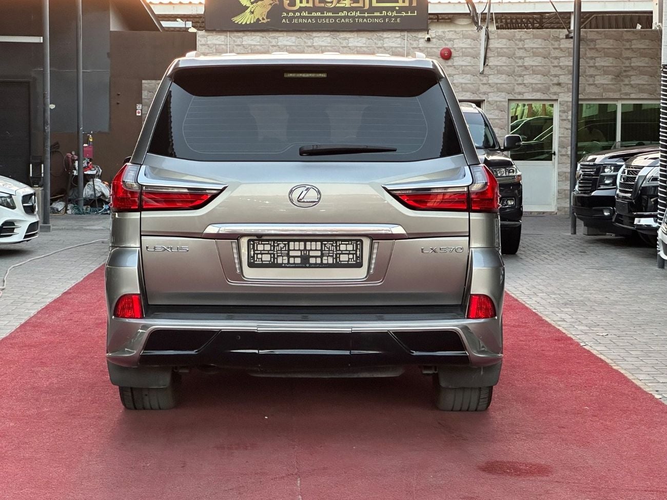 لكزس LX 570 SIGNATURE