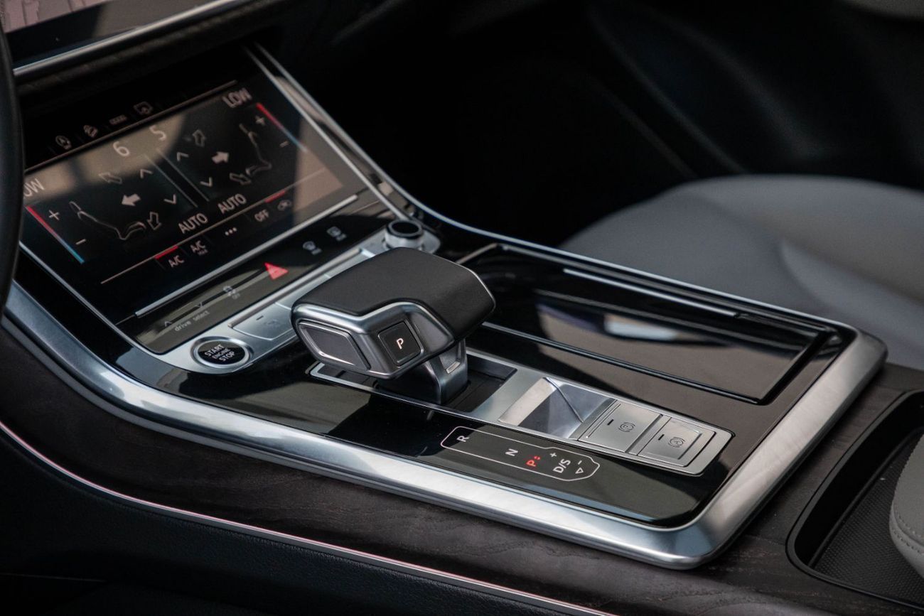 أودي Q8 Audi Warranty | Full Audi History | S-Line | 0% Downpayment | 3,329 P.M