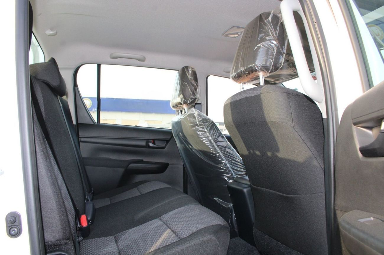 Toyota Hilux Only for Nigeria LHD Double Cabin Utility Pickup 2.7L V4 2TR Petrol engine Automatic Gear 4WD 5 Seat