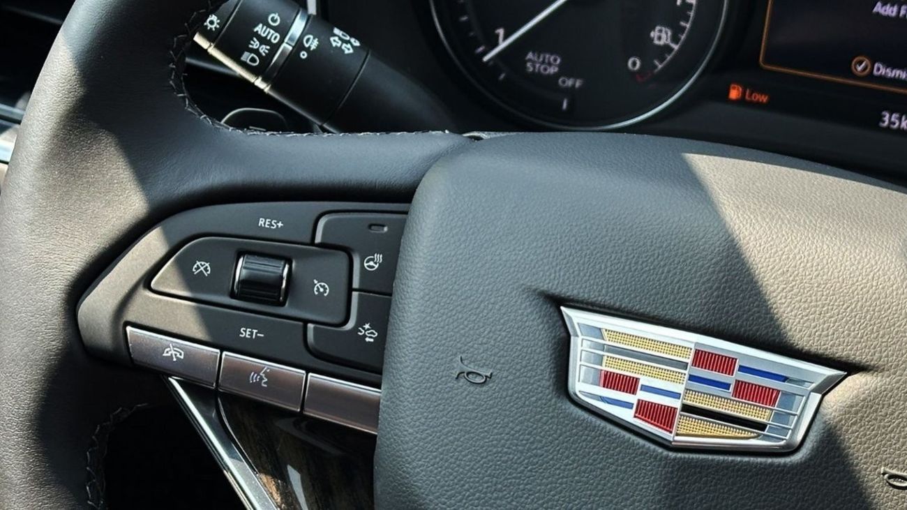 كاديلاك XT6 بريميوم لاكجري