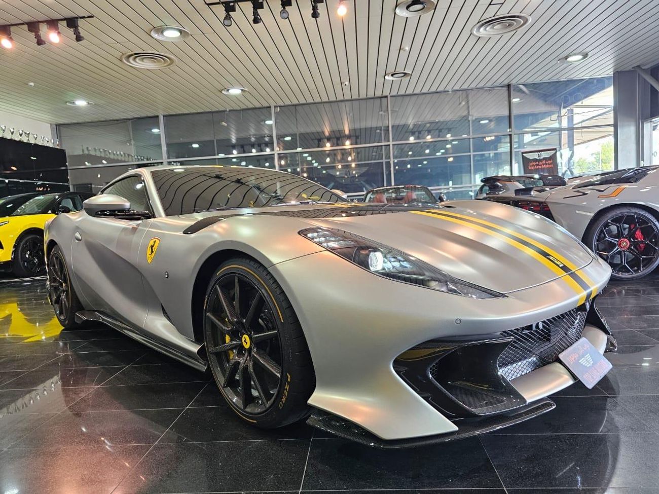 فيراري 812 كومبيتيزون