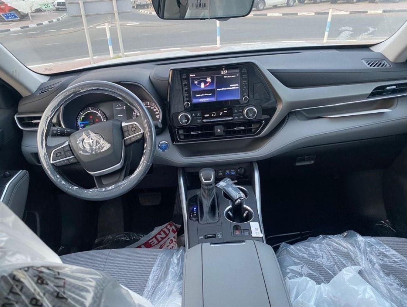 تويوتا هايلاندر 2022 2.5L PETROL GLE HYBRID 4x4 FOR EXPORT