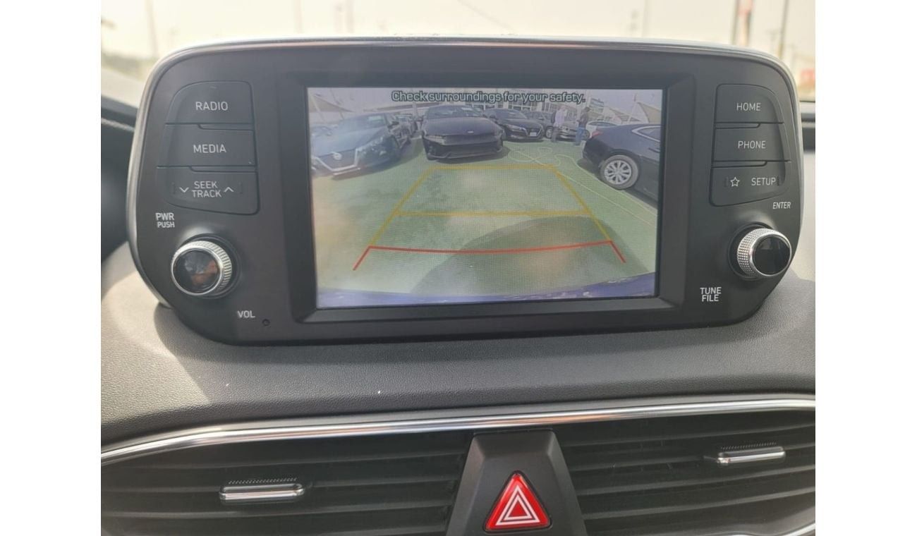 هيونداي سانتا في 5 Seater / 2.4Cc