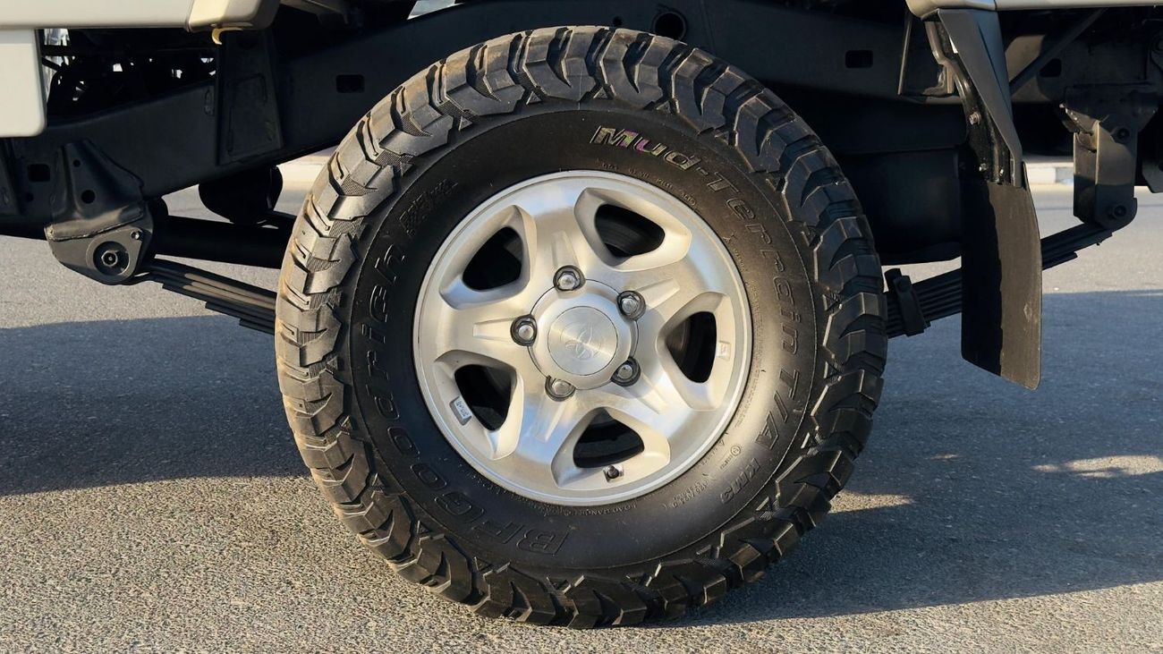 Toyota Land Cruiser Pick Up SINGLE CABIN | 4 X 4 | PREMIUM BULL BAR | RHD | 2010 | 4.5L DIESEL | RHD | AIR SNORKEL